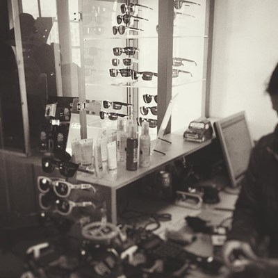 Oakley Sunglasses just arrived!!! Time to show it!Oakley acabados de chegar. Vamos lá expô-los!