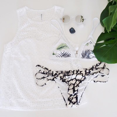 Summer vibes! 🌵 RVCA Portugal top & bikini bottom, Alana Blanchard for Ripcurl bikini top, Cheapo Brand sunglassesWhat's your summer look?