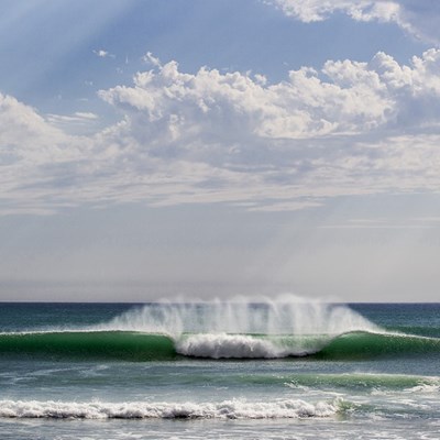 El Nino is finally paying off with lots of swell here in San Clemente! #elniño #swell #stayatnomads #surfeatsleep #vacation #staycation #travel #sanclemente #california #boutique #surf #hotel #surftrips #goodtimes #stoked