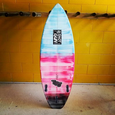 Lot of interesting looking custom boards got built for christmas. Over the next couple of weeks we will post a few.#custommade #tsjshapes @shotgunsurfboards