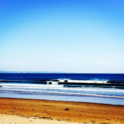 Big blue skies and perfect peelers is the best way to start the day. #nineplus #devon #surf