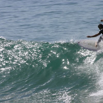 Supa Fish in azione #drank #singlefin #longboard #egg #surfboard #surf #handmade #handcraft #fish #fishsurfboard #fishsurf #surfing #italy #tuscany