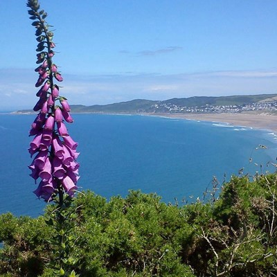 So with things hotting up nicely this week we are thinking that if you are stuck in the city all week then a trip to Britains best has to be on the cards. we are well stocked with flip flops and boardshorts in the shop and online ready for our heatwave