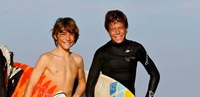 un gros bonjour à julie et marie en thailande! on pense à vous! que la force soit avec vous! le côté clair de la force bien sûr!