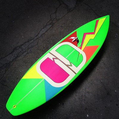 Shortboard 5' x 17 1/8 x 1 7/8 Shaped by Sammy @darkseasfrance #oldschool #fluo #children #surfboard #painting